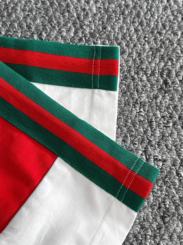 ブランドTシャツ角部分ディテール